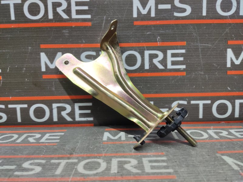 Кронштейн поводка стеклоочистителя, 300 рублей, Красноярск