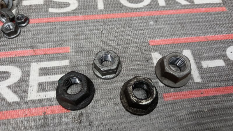 Болты и гайки ДВС, 930 рублей, Красноярск