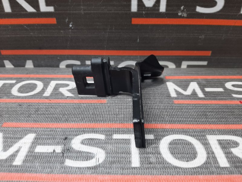 кронштейн обшивки багажника, 300 рублей, Красноярск