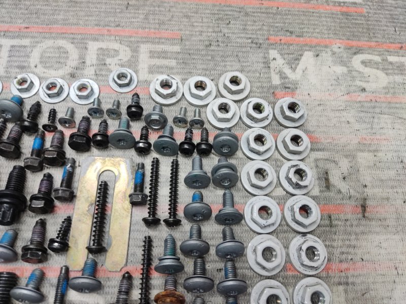 болты и гайки, 810 рублей, Красноярск