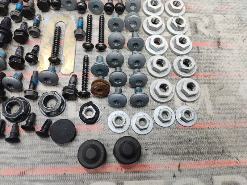 болты и гайки, 810 рублей, Красноярск