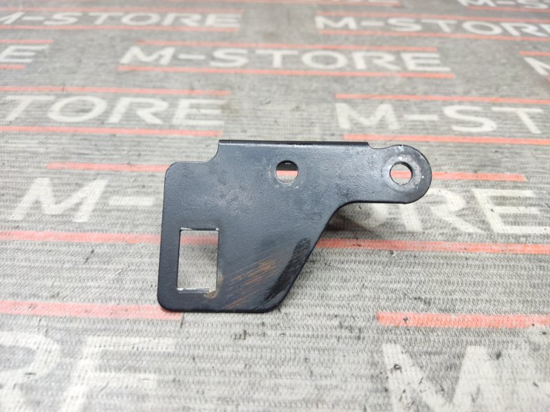 Кронштейн вакуумного клапана, 200 рублей, Красноярск