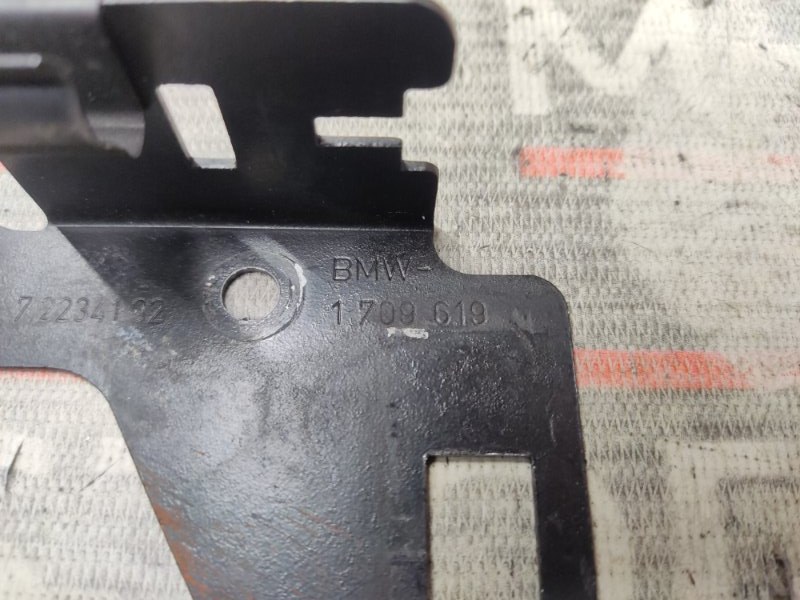 Кронштейн вакуумного клапана, 200 рублей, Красноярск