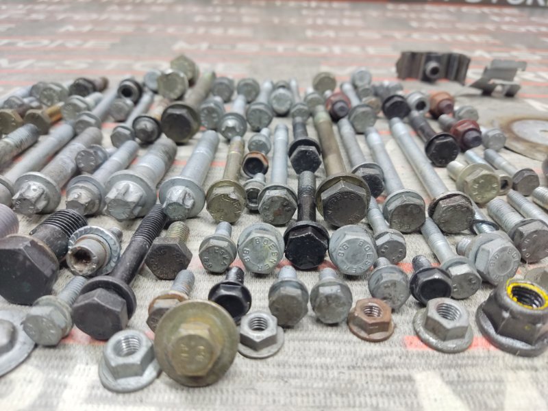 Болты и гайки ДВС, 930 рублей, Красноярск