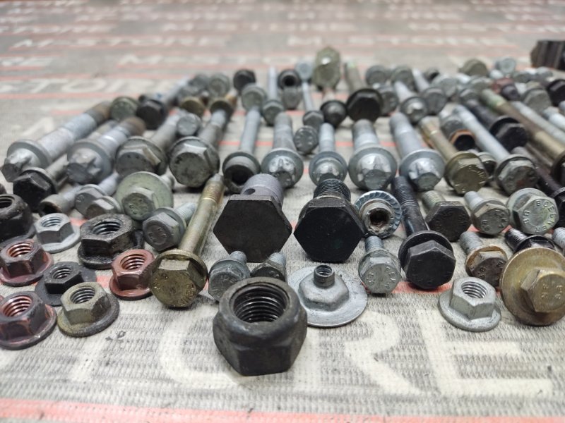 Болты и гайки ДВС, 930 рублей, Красноярск