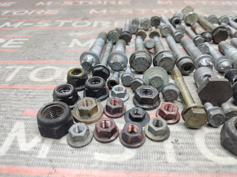 Болты и гайки ДВС, 930 рублей, Красноярск