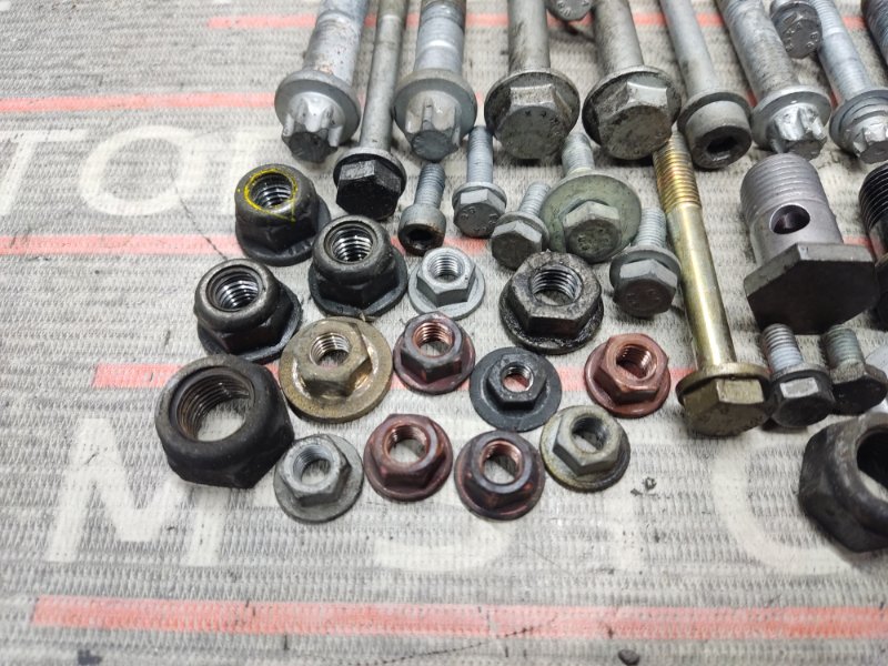 Болты и гайки ДВС, 930 рублей, Красноярск