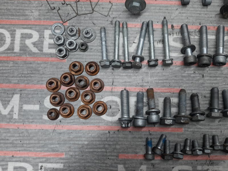 Болты и гайки ДВС, 930 рублей, Красноярск