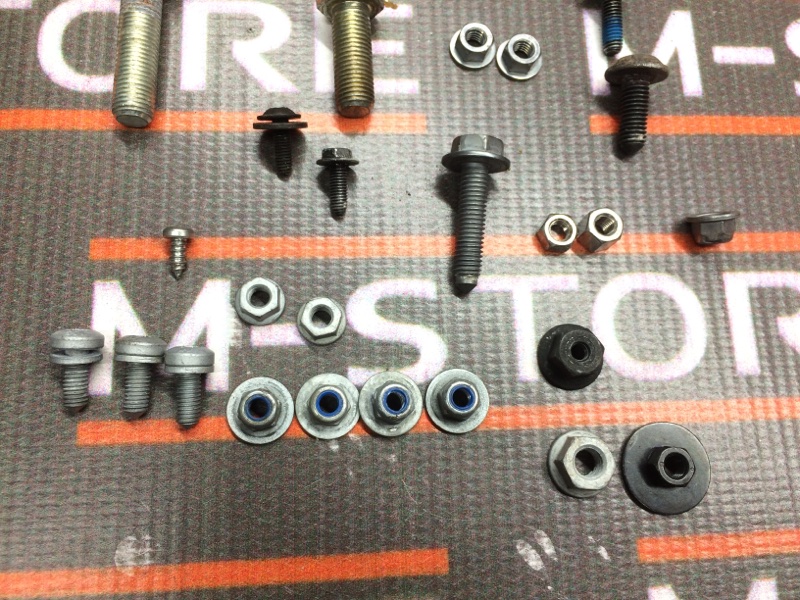 Болты и гайки ДВС, 340 рублей, Красноярск