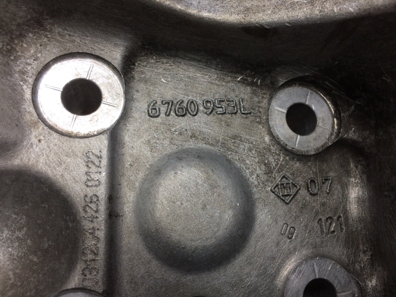 кулак поворотный, 1000 рублей, Красноярск