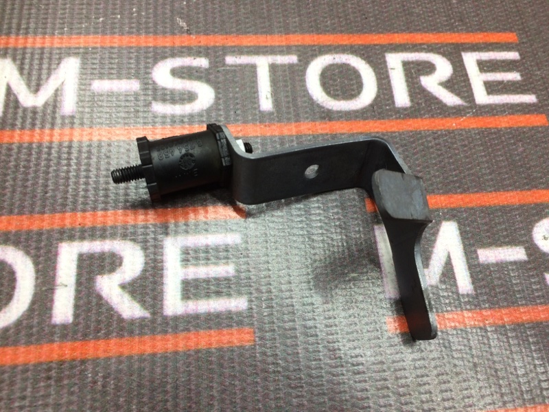 Отбойник багажника, 190 рублей, Красноярск