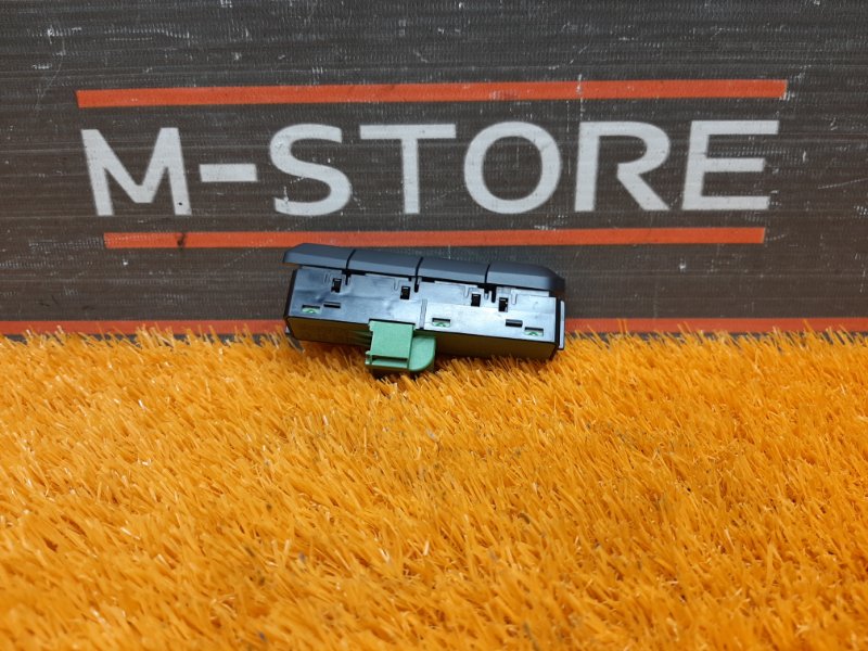 кнопка памяти сидений, 600 рублей, Красноярск