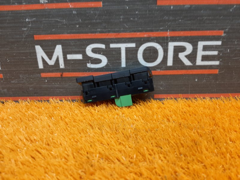 кнопка памяти сидений, 600 рублей, Красноярск