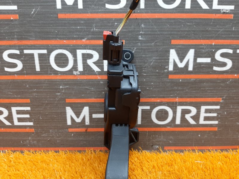 педаль газа, 500 рублей, Красноярск