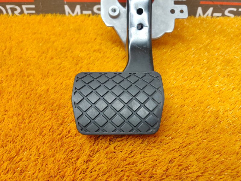 педаль тормоза, 670 рублей, Красноярск