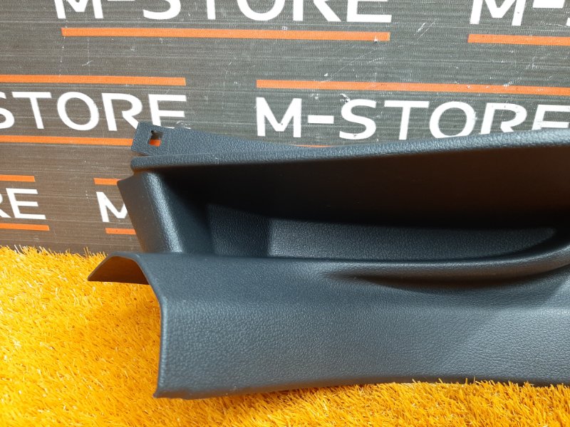 Накладка на порог салона, 350 рублей, Красноярск