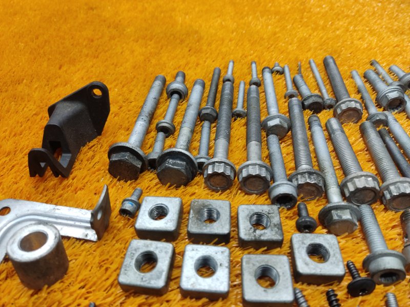 Болты и гайки ДВС, 930 рублей, Красноярск