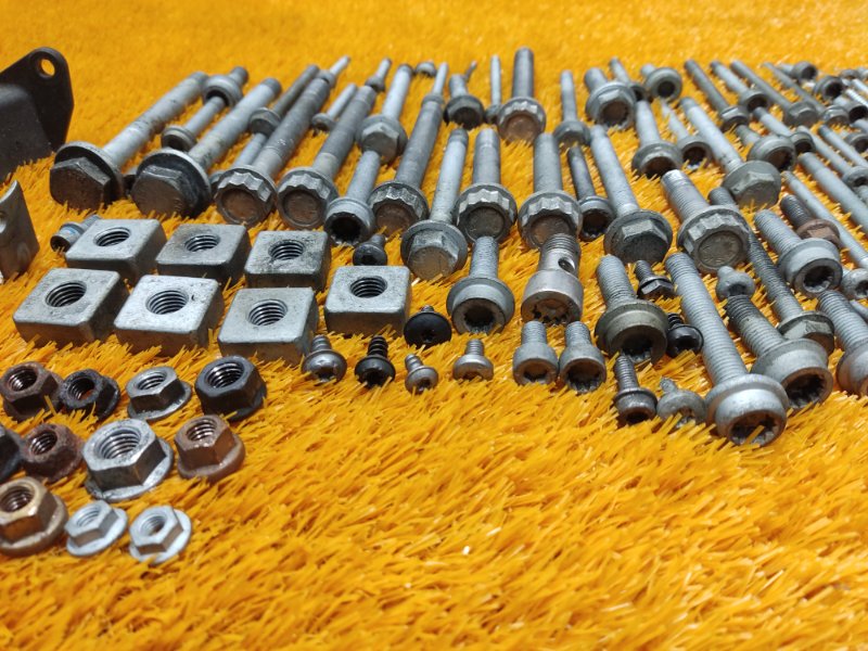 Болты и гайки ДВС, 930 рублей, Красноярск