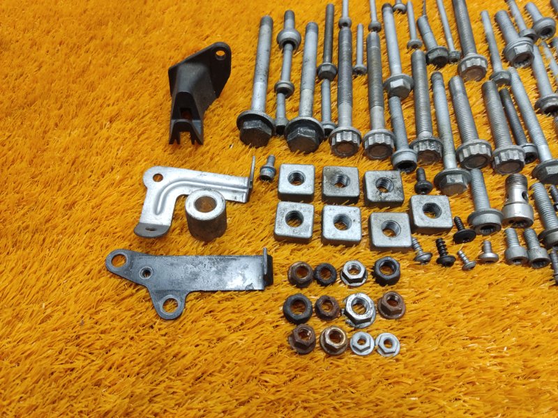 Болты и гайки ДВС, 930 рублей, Красноярск