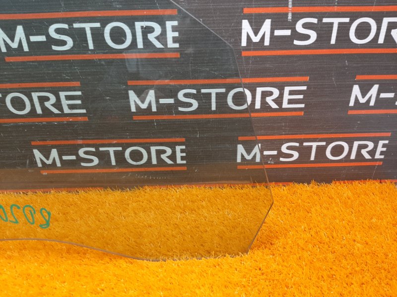 Стекло боковое, 350 рублей, Красноярск