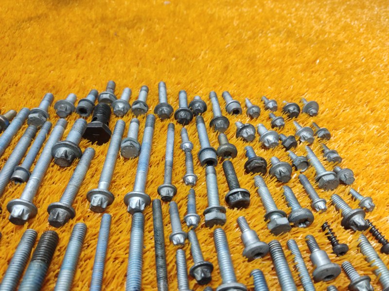 Болты и гайки ДВС, 810 рублей, Красноярск