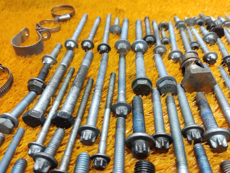 Болты и гайки ДВС, 810 рублей, Красноярск