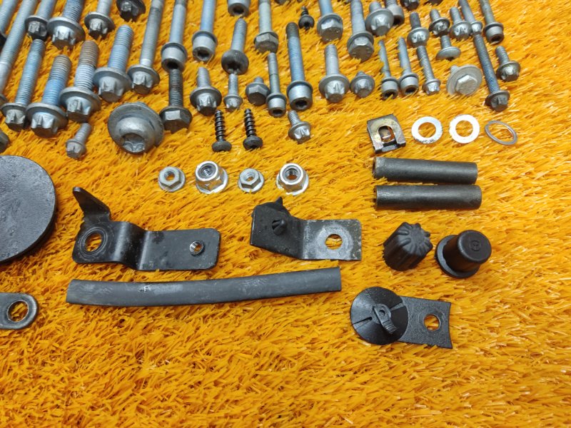 Болты и гайки ДВС, 810 рублей, Красноярск