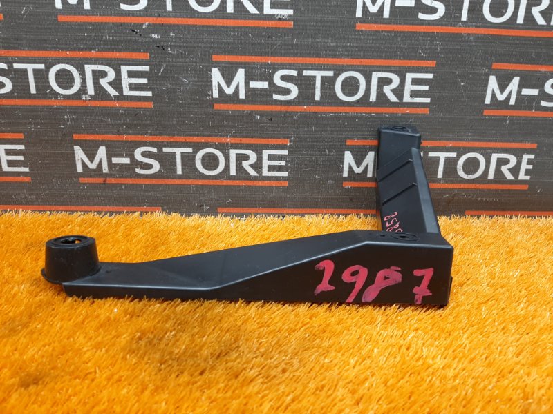 крепление бампера, 200 рублей, Красноярск