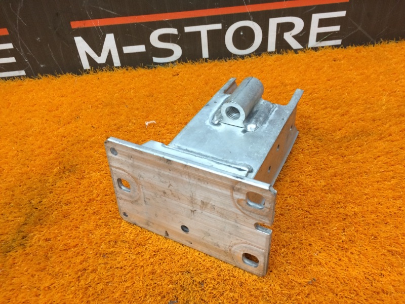 кронштейн усилителя бампера, 1520 рублей, Красноярск