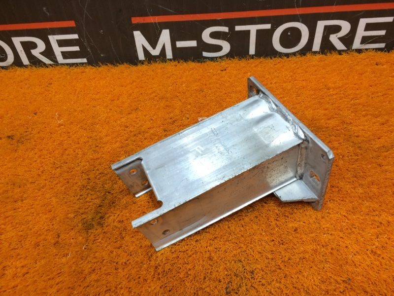 кронштейн усилителя бампера, 1520 рублей, Красноярск