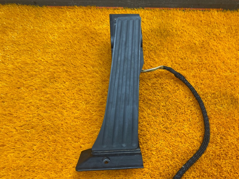 педаль газа, 500 рублей, Красноярск