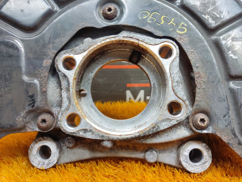 кулак поворотный, 2000 рублей, Красноярск