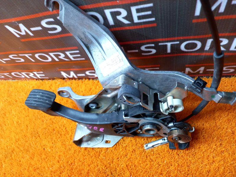 Педаль стояночного тормоза, 500 рублей, Красноярск