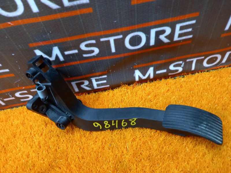 педаль газа, 500 рублей, Красноярск