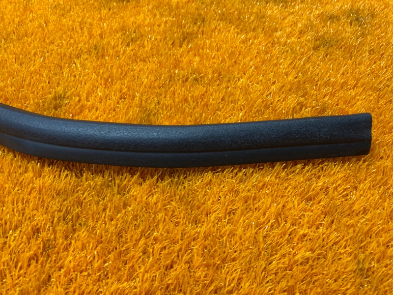 Уплотнитель капота, 450 рублей, Красноярск