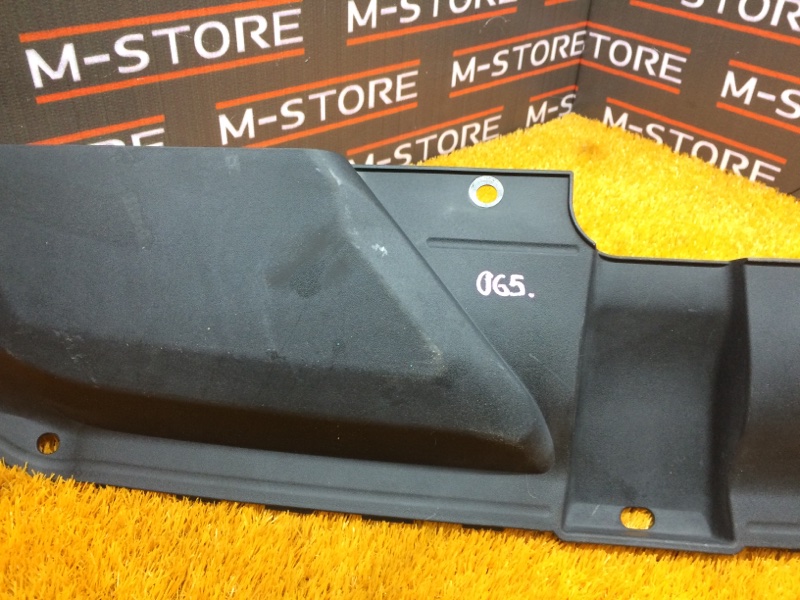 Накладка замка капота, 950 рублей, Красноярск