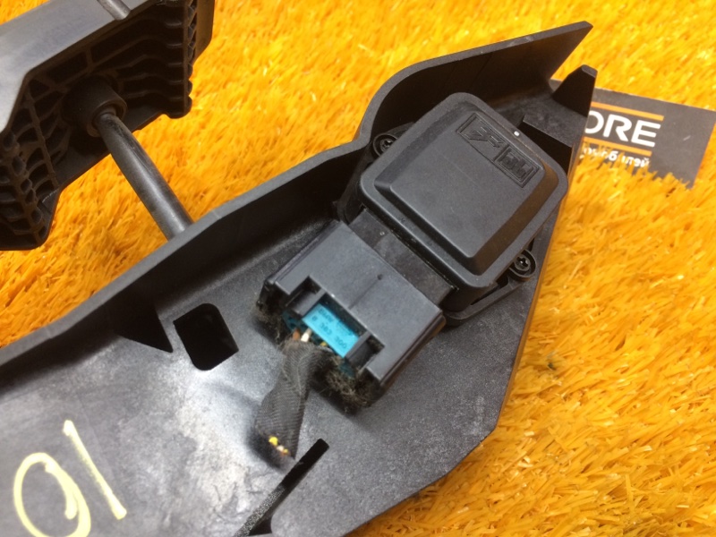 педаль газа, 500 рублей, Красноярск