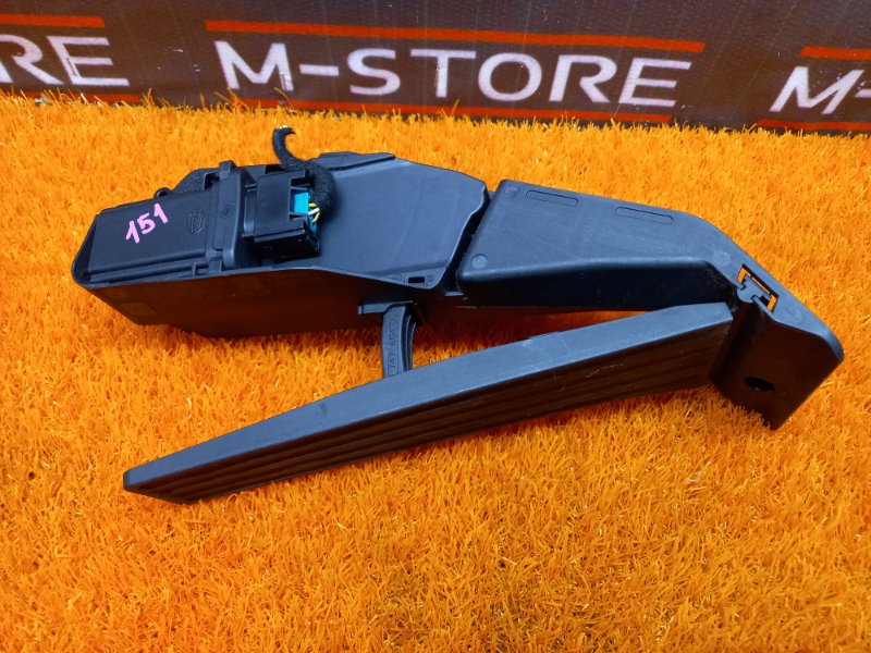 педаль газа, 1000 рублей, Красноярск