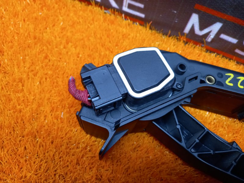 педаль газа, 1000 рублей, Красноярск