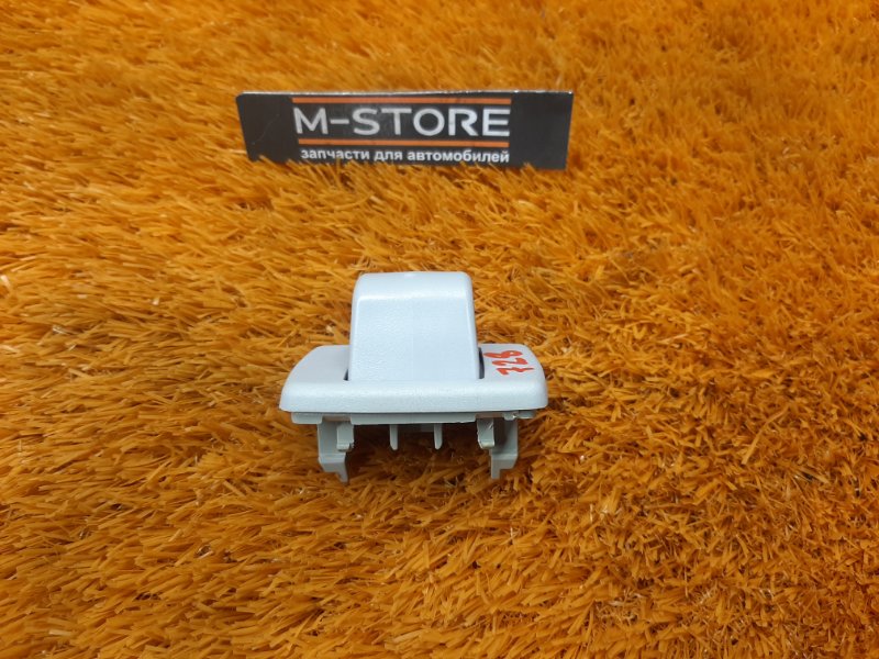 Крючок солнцезащитного козырька, 300 рублей, Красноярск