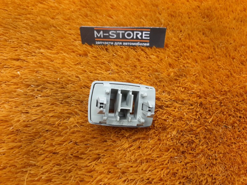 Крючок солнцезащитного козырька, 300 рублей, Красноярск