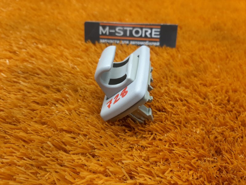 Крючок солнцезащитного козырька, 300 рублей, Красноярск