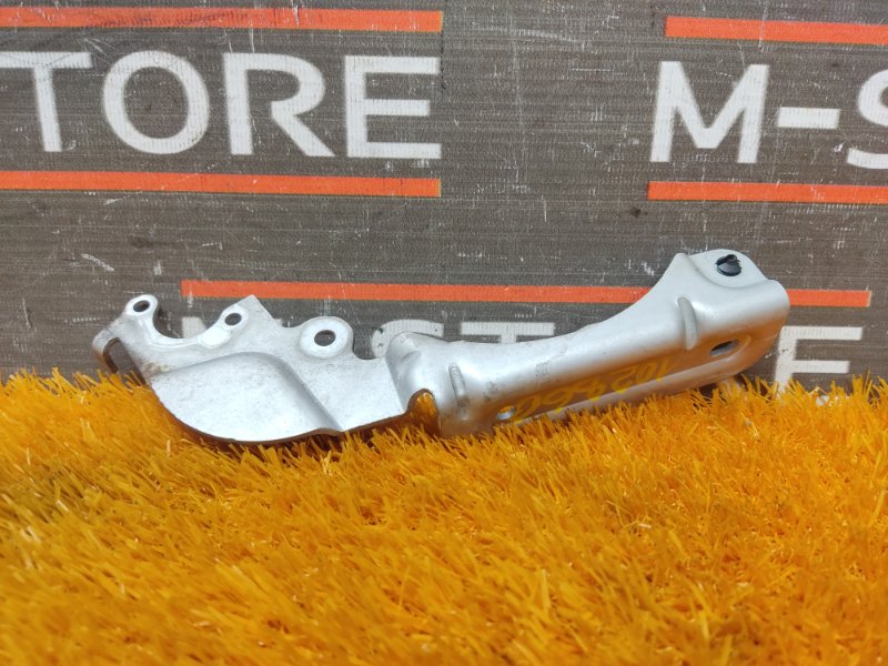 кронштейн, 300 рублей, Красноярск