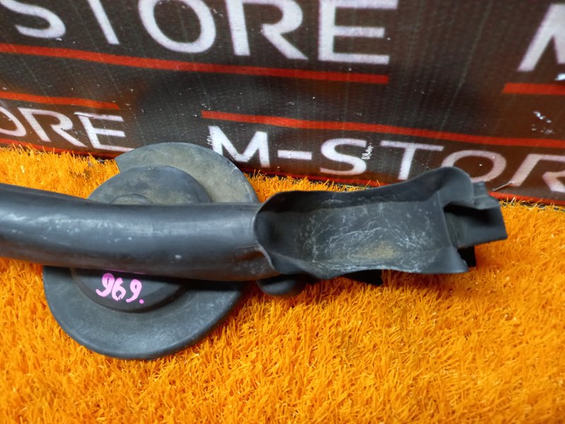 Уплотнитель капота, 380 рублей, Красноярск