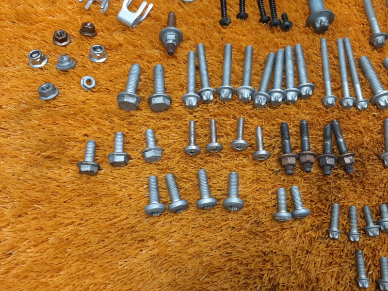 Болты и гайки ДВС, 930 рублей, Красноярск