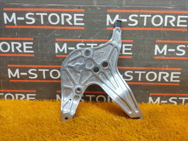 кронштейн, 300 рублей, Красноярск