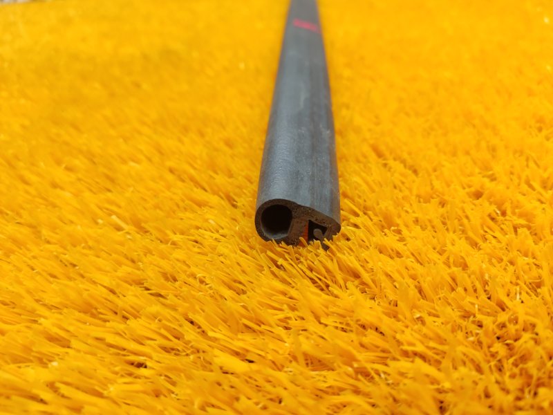 Уплотнитель капота, 340 рублей, Красноярск