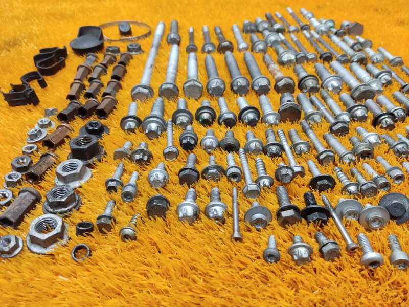 Болты и гайки ДВС, 930 рублей, Красноярск