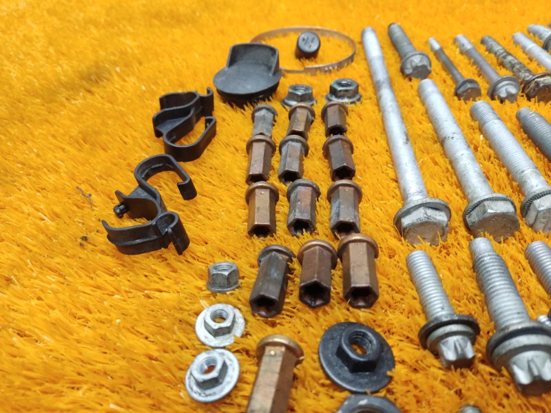 Болты и гайки ДВС, 930 рублей, Красноярск