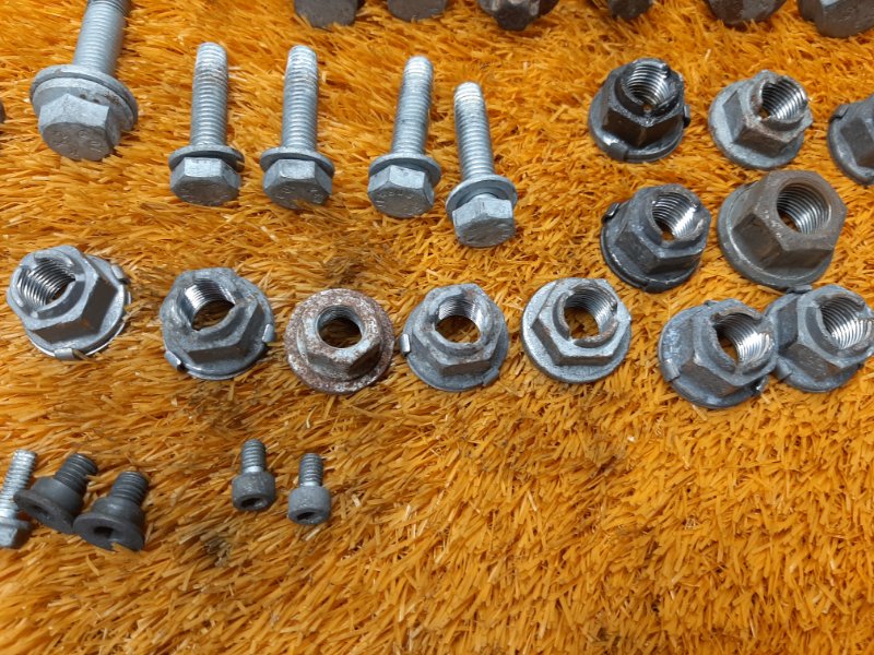 Болты и гайки задней подвески, 630 рублей, Красноярск